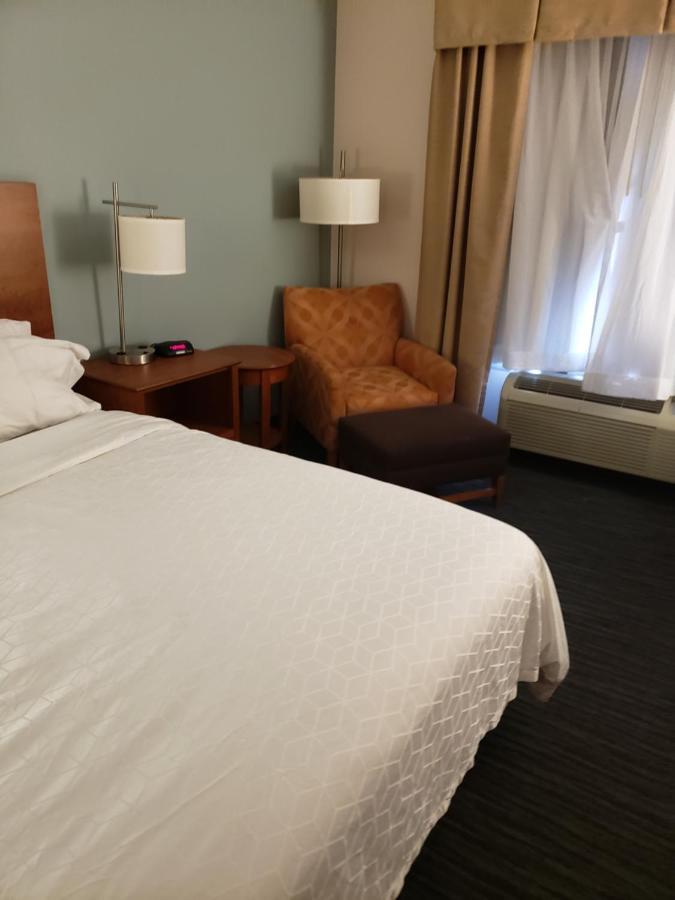 Holiday Inn Express Richmond-Brandermill-Hull Street By Ihg Екстер'єр фото