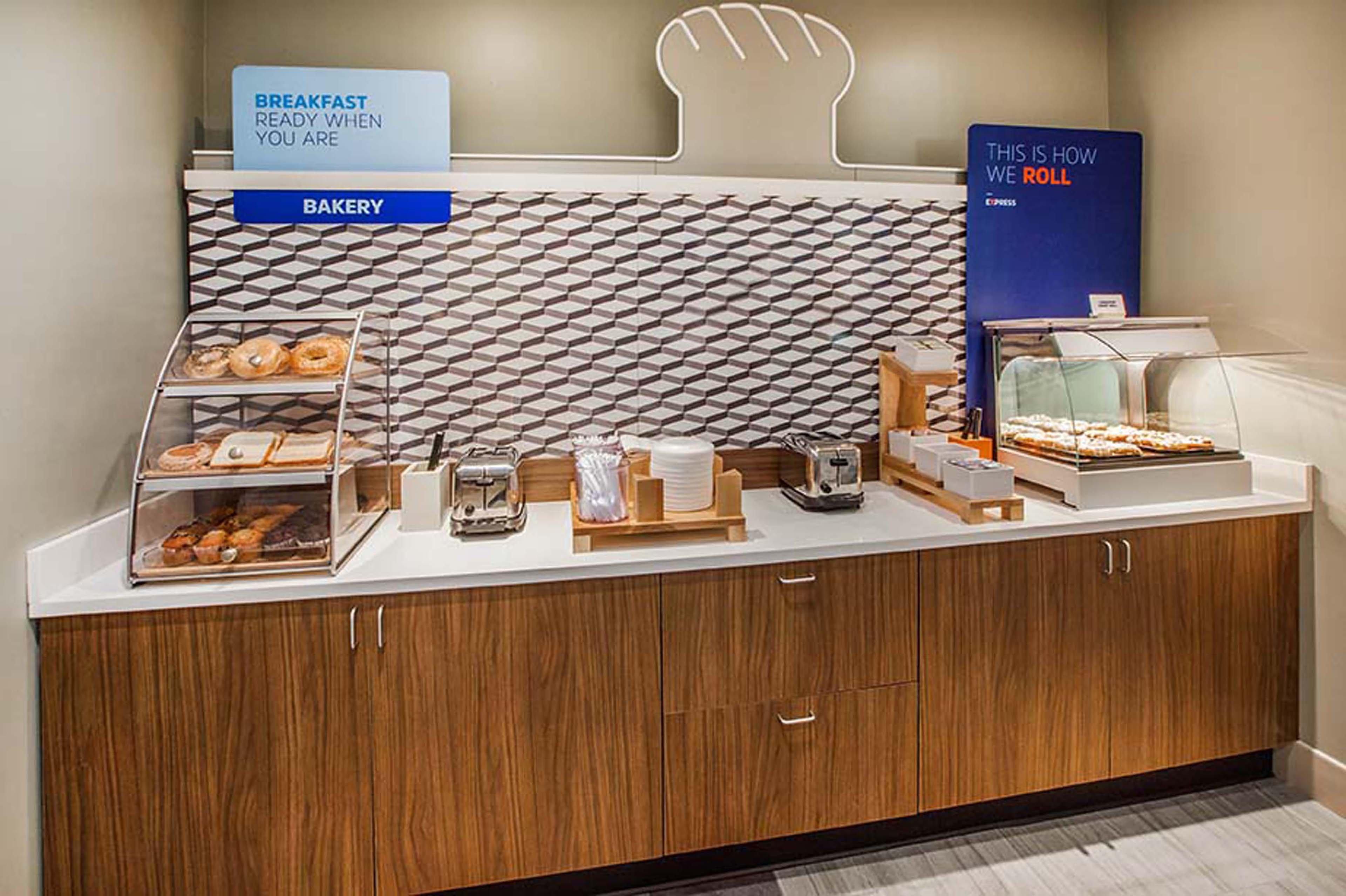 Holiday Inn Express Richmond-Brandermill-Hull Street By Ihg Екстер'єр фото