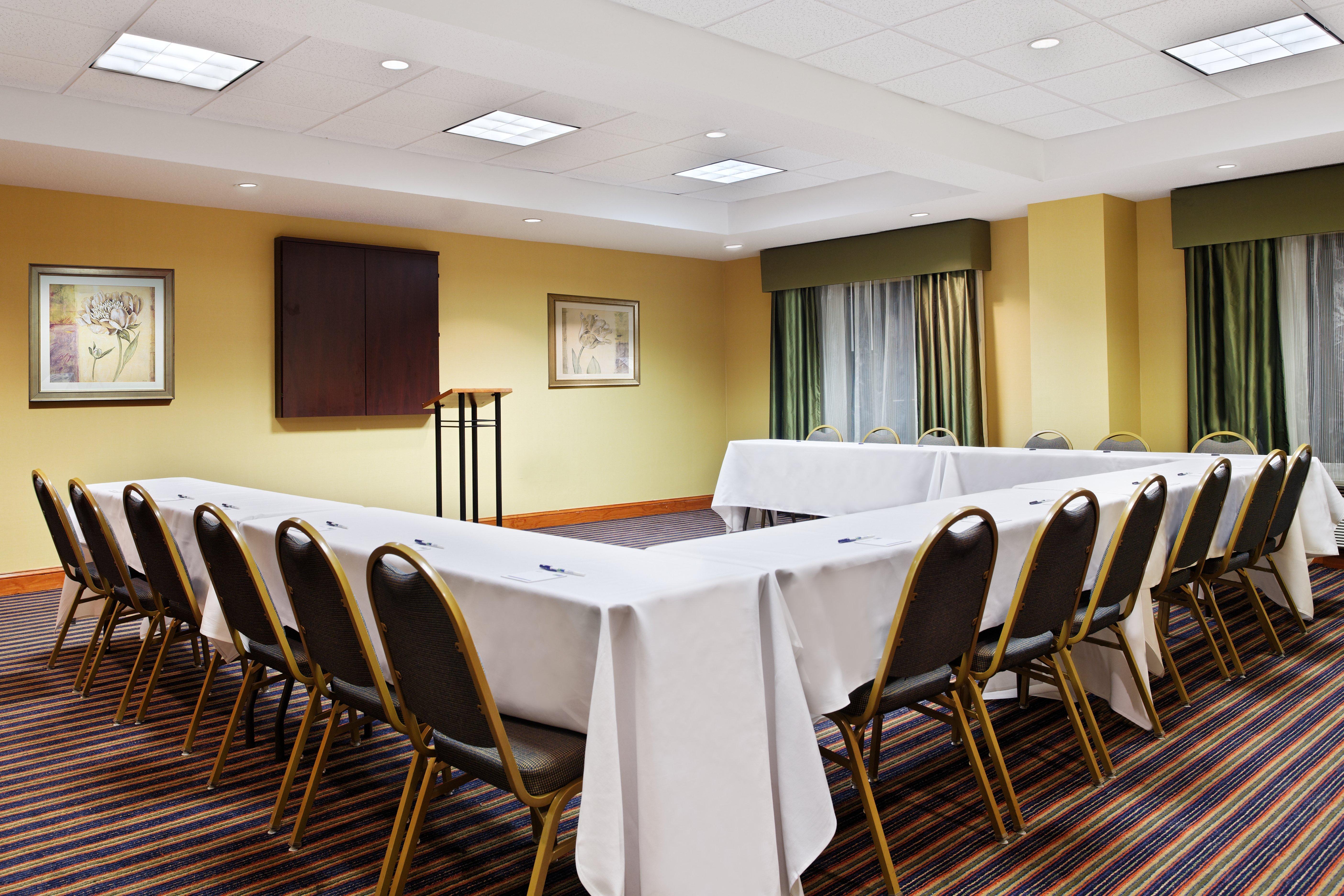 Holiday Inn Express Richmond-Brandermill-Hull Street By Ihg Екстер'єр фото