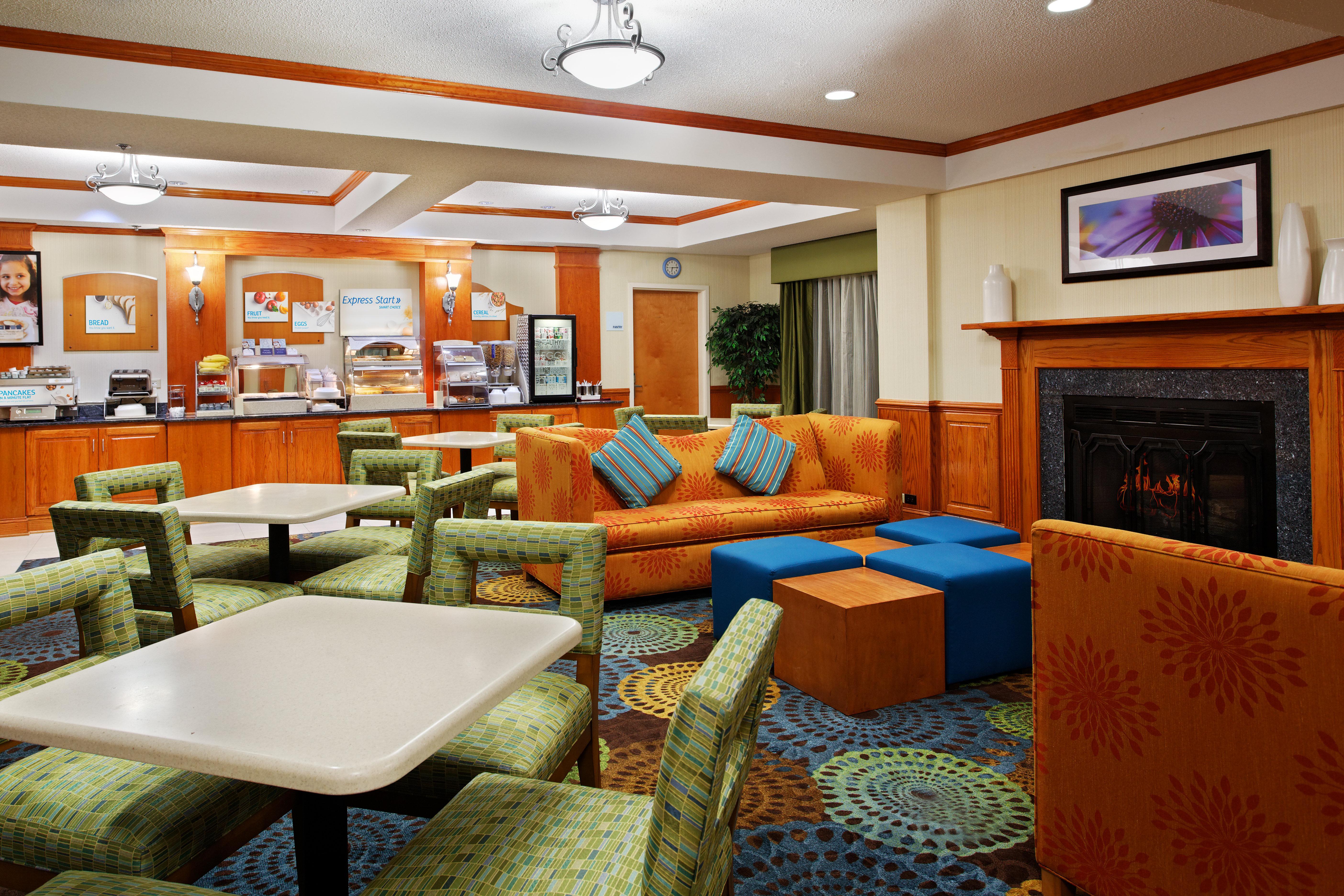 Holiday Inn Express Richmond-Brandermill-Hull Street By Ihg Екстер'єр фото
